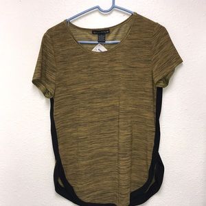 Suzie in the City Women’s Medium Athletic Top Golden Yellow with Black